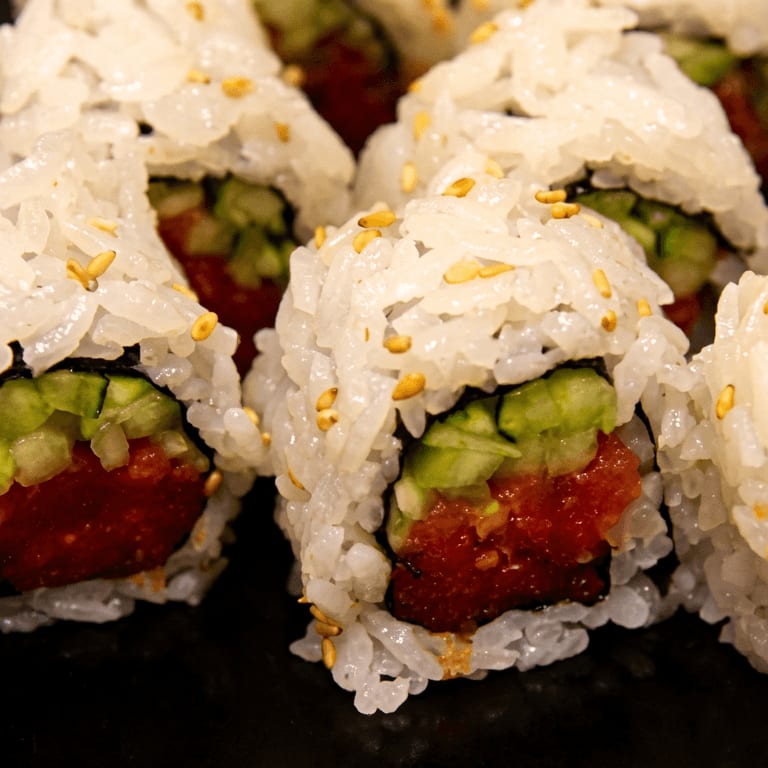 Delicious Tuna Roll Experience
